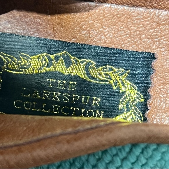 The Larkspur Collection Flamingo Flats - Picture 9 of 9